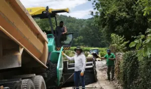 Çanakkale’de asfalt dökme çalışmalarına devam ediliyor