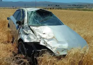 Takla atan otomobilde 4 kişi yaralandı