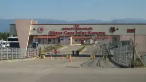 Düzce’de çeşitli suçlardan aranan 51 şahıs yakalandı