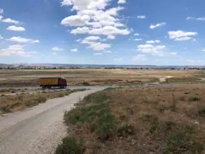 Karanlıkta kalan yola aydınlatma istiyorlar